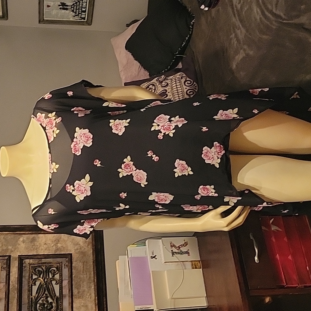 Torrid top Size 1 floral design